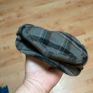 Old Navy Gray Plaid Newsboy cap
